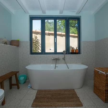 Σπίτι διακοπών Charming House Near Uzes *