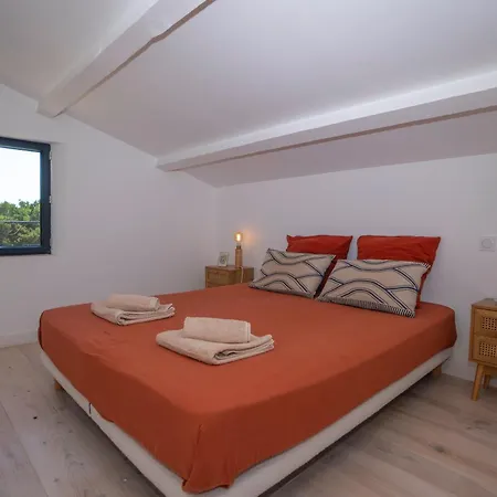 Holiday home Charming House Near Uzes Belvezet
