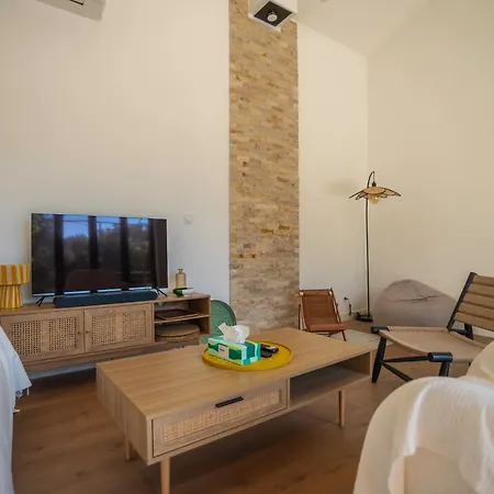 Charming House Near Uzes Σπίτι διακοπών *