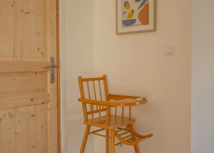 Charming House Near Uzes 펜션